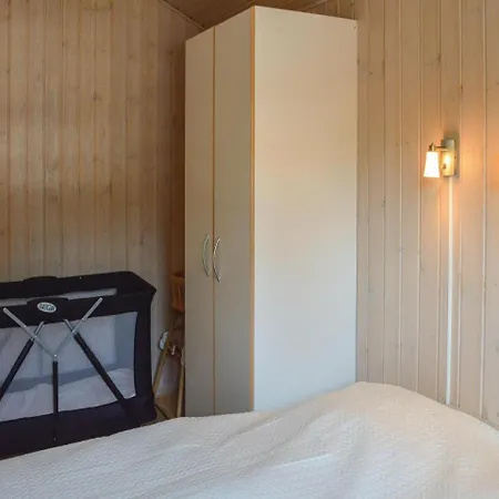 Three-bedroom Holiday In Holiday home *