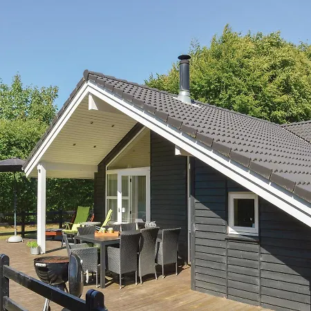 Three-bedroom Holiday In